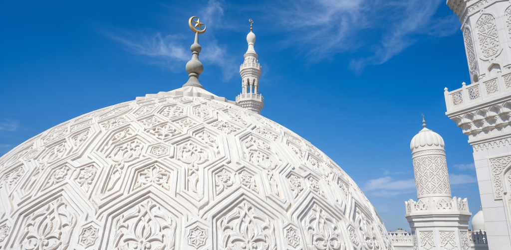 Mengenal Kubah GRC: Mengapa Material Ini Menggeser Baja dan Beton pada Masjid Modern Gemini Generated Image M2rlypm2rlypm2rl 1024x502
